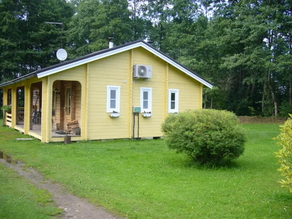 Brīvdienu māja